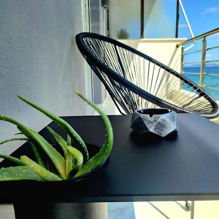 Black & White Seaside House Kalamia Corinto Esterno foto