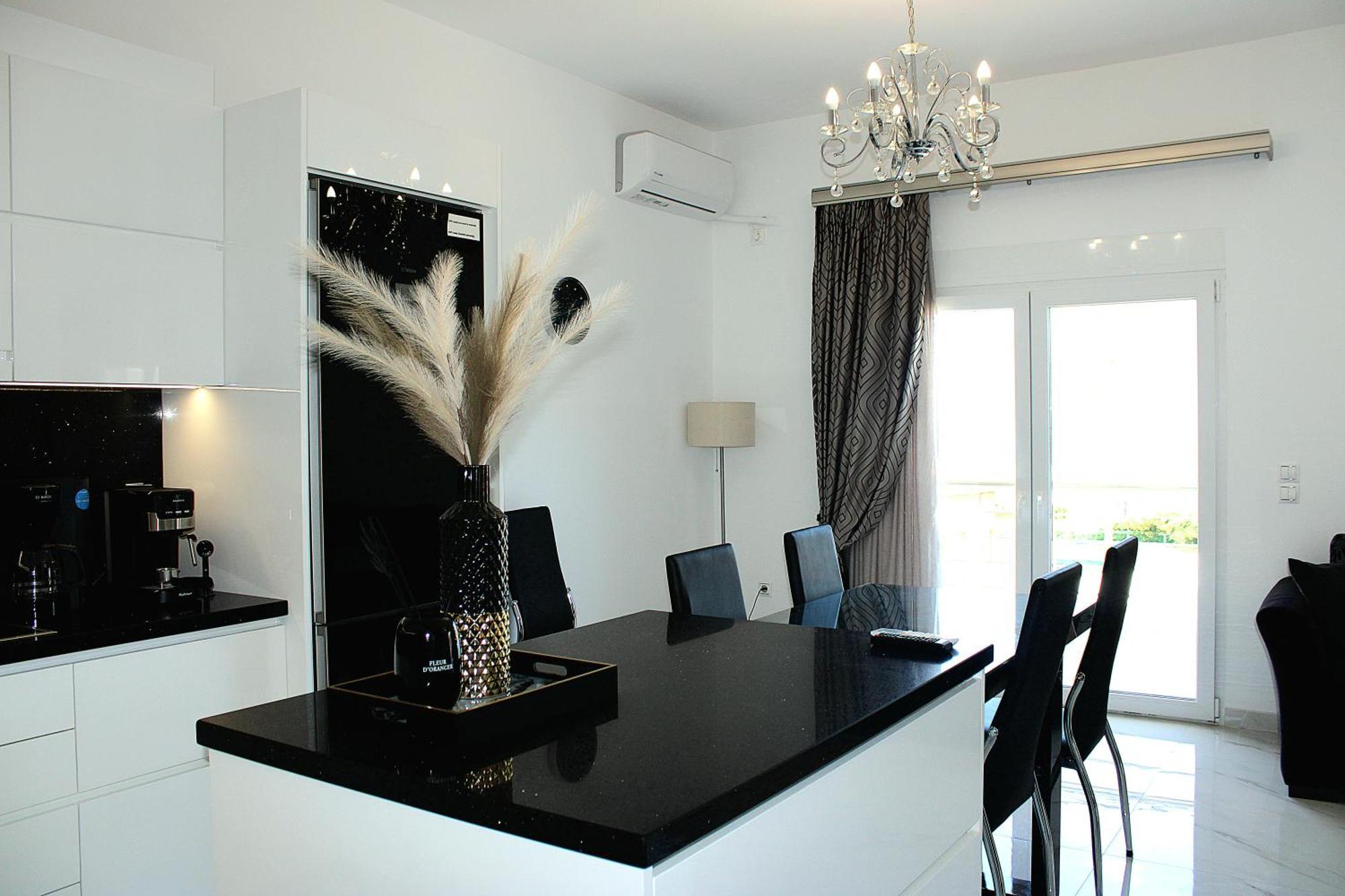 Black & White Seaside House Kalamia Corinto Esterno foto