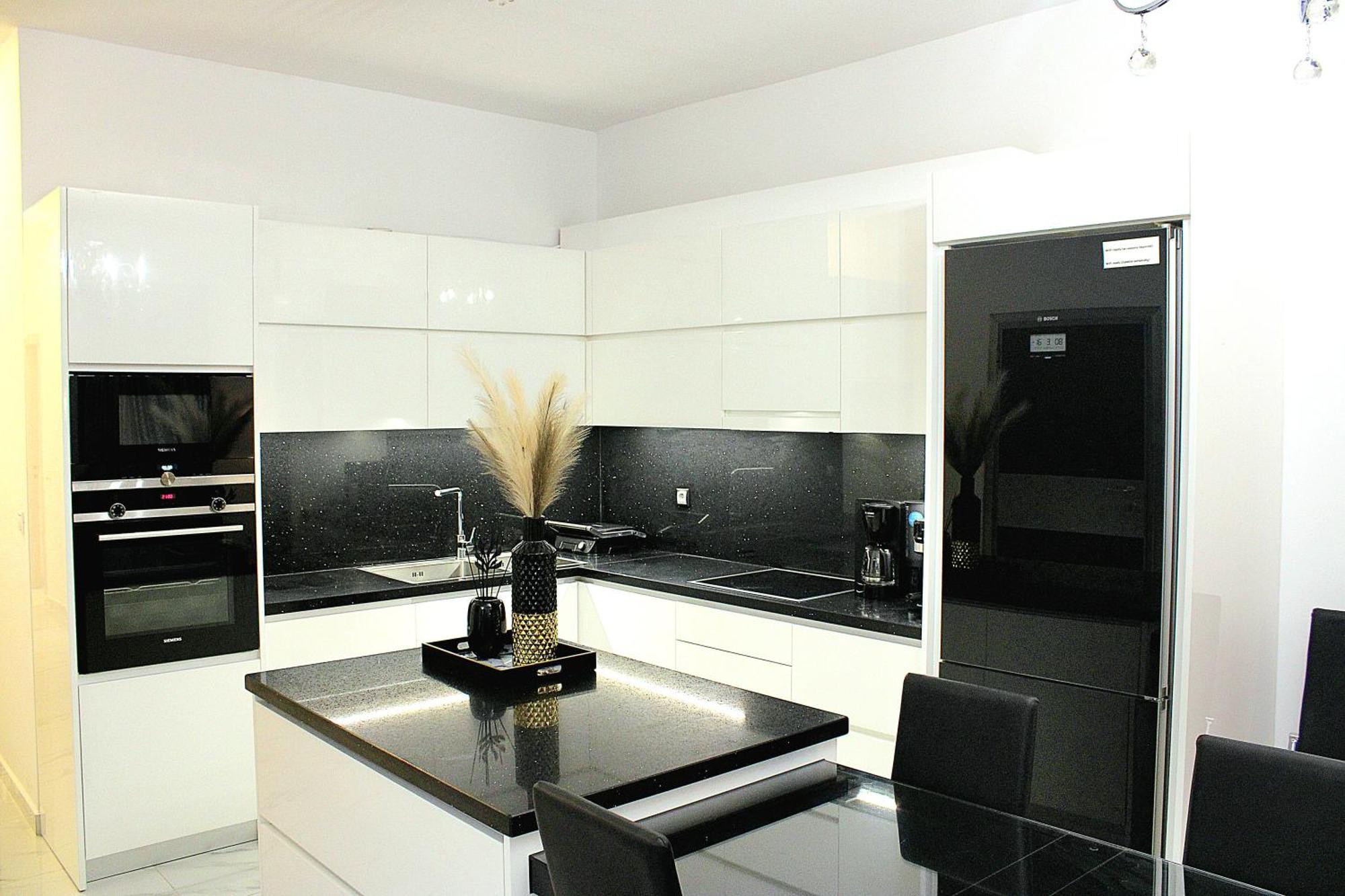 Black & White Seaside House Kalamia Corinto Esterno foto